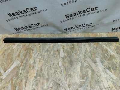 Уплотнитель стекла Mercedes Vito 2008 639