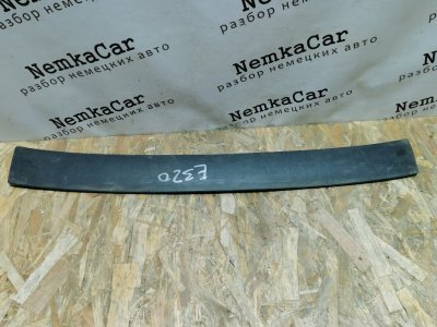 Накладка усилителя бампера AUDI A4 B8 2009 B8 Универсал