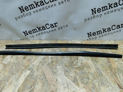 Молдинг стекла сдвижной двери Mercedes Vito 2006 639