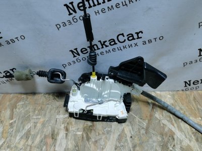 Замок двери Mercedes C-Class W204 2010 C180 CGI