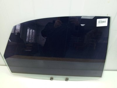 Стекло двери Audi A4 B5