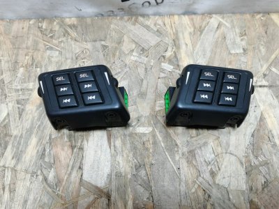 Кнопки магнитолы на стойке VOLVO XC90 2004