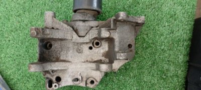 Кронштейн компрессора кондиционера Peugeot 206