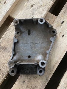 Кронштейн компрессора кондиционера Ford Focus 1