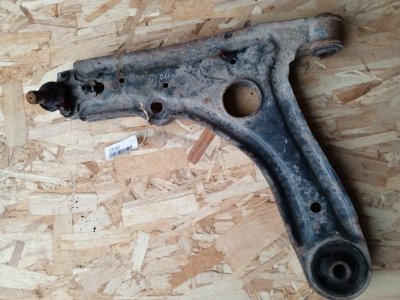 Рычаг подвески Volkswagen Golf 3