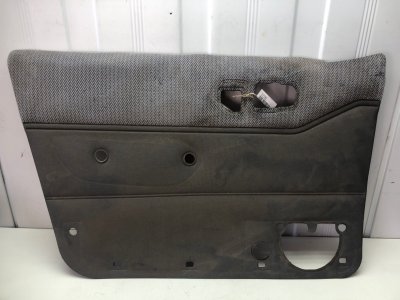 Обшивка двери Ford Fiesta MK3
