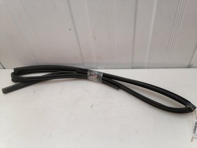 Уплотнитель стекла двери Chevrolet Lanos