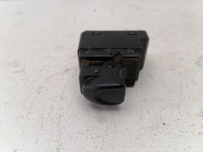 Кнопка стеклоподъемника Daewoo Matiz