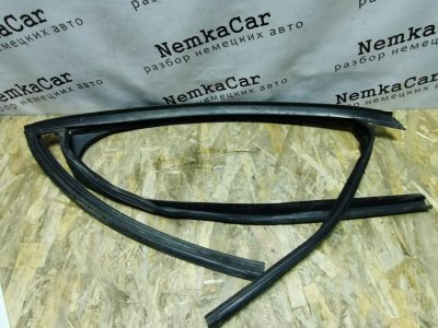Уплотнитель стекла FORD FOCUS 2 РЕСТАЙЛИНГ 2010 Хэтчбек
