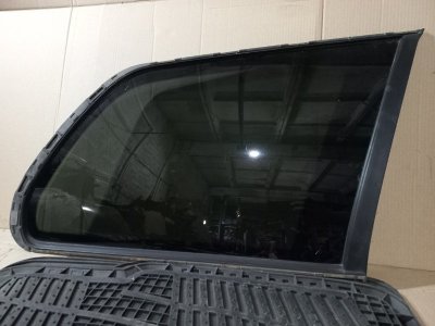 Стекло глухое VOLVO XC90 2004