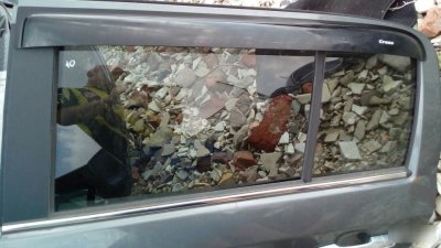 Стекло Geely MK Cross