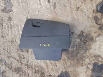 Бардачок Ford Focus 3