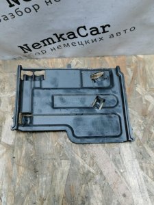 Крышка аккумулятора FORD FOCUS 2 РЕСТАЙЛИНГ 2010 Хэтчбек