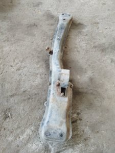 Поперечина КПП Toyota carina 1993 ST190