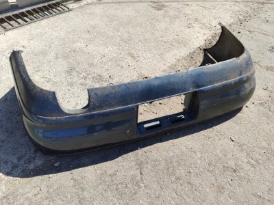 Бампер Toyota carina 1993 ST190
