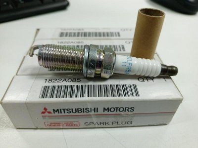 Свеча зажигания Mitsubishi Lancer 10