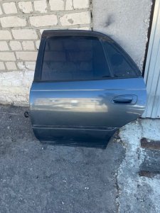 Дверь боковая Toyota carina 1993 ST190