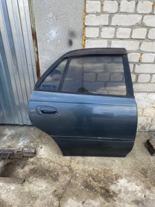 Дверь боковая Toyota carina 1993 ST190