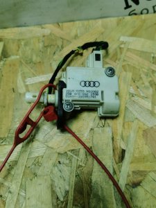 Замок лючка бензобака AUDI A6 C6 2011 Рест Седан S-Line