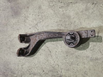Кронштейн редуктора Mercedes Vito 2006 639