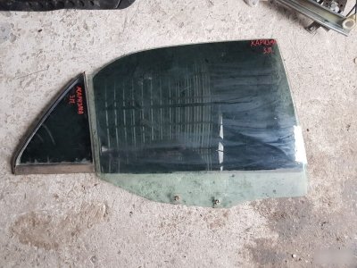 Стекло двери Mitsubishi Carisma