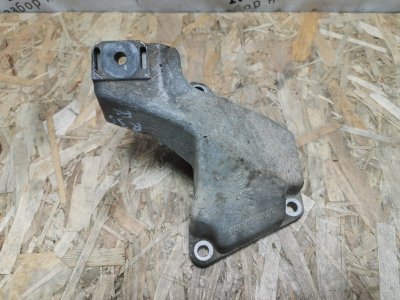 Кронштейн двигателя AUDI A6 C5 1998 C5