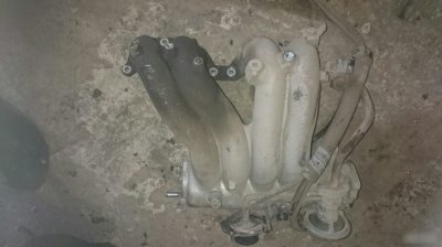 Впускной коллектор Toyota Avensis 1997-2000 T220