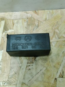 Реле люка Mercedes E-Classe W124 1992