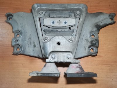 Опора КПП AUDI A6 C6 Allroad quattro 2007 4F