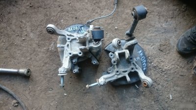 Поворотный кулак Honda Accord 7