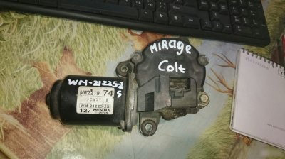 Моторчик стеклоочистителя Mitsubishi Mirage