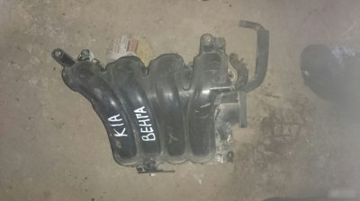 Впускной коллектор Kia Venga
