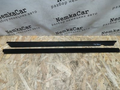 Уплотнитель стекла Mercedes C-Class W204 2010 C180 CGI