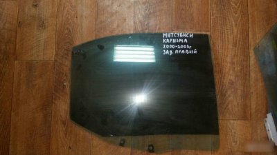 Стекло двери Mitsubishi Carisma 2000-2003