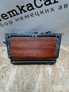 Пепельница Mercedes E-Classe W124 1992