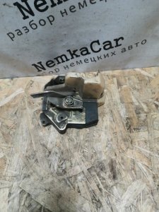 Замок двери Mercedes E-Classe W124 1992