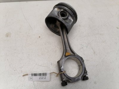 Шатун с поршнем Audi 100 C3