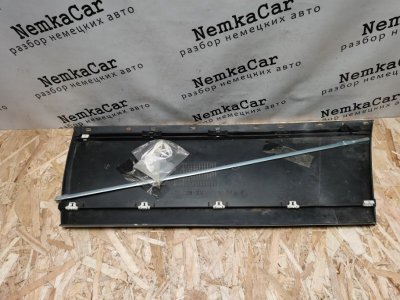 Молдинг двери Mercedes E-Classe W124