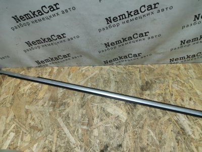Молдинг стекла двери Volkswagen Tiguan 2009 5N1