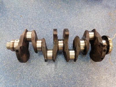 Коленвал Volvo 460