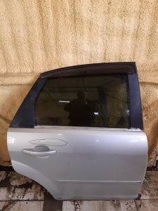 Задняя правая дверь Ford Focus 2005 2