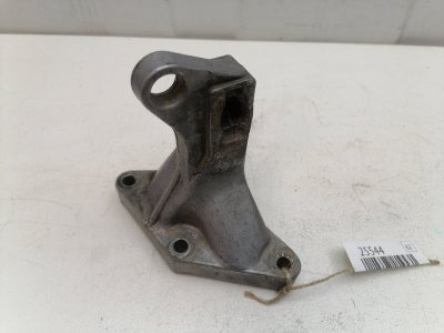 Кронштейн кпп Volkswagen Passat B4