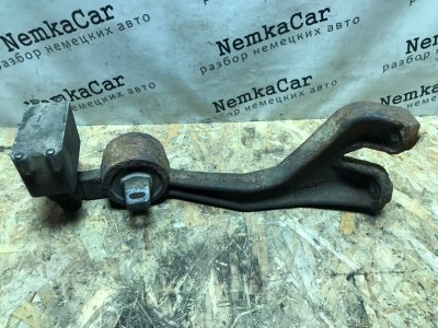Кронштейн редуктора Mercedes Vito 2005 639