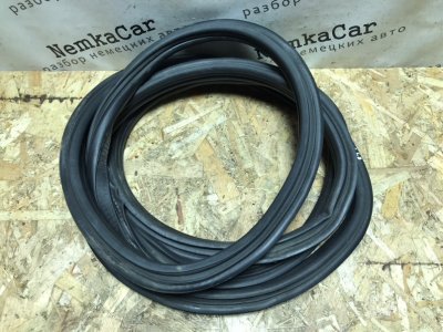 Уплотнитель двери Mercedes Vito 2004 639