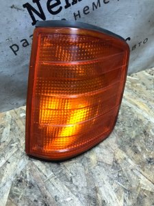 Поворотник Mercedes 190 W201