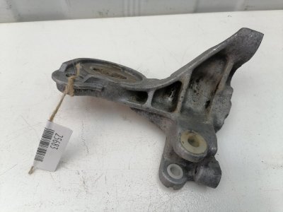 Кронштейн кпп Volkswagen Golf 3