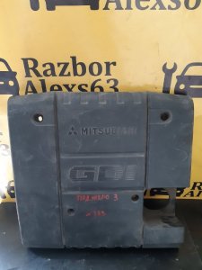Декоративная накладка двигателя Mitsubishi Pajero 3 2001 V75W