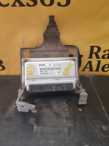 Блок управления двигателем Toyota Yaris 2001