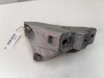 Кронштейн кпп Skoda Octavia A5