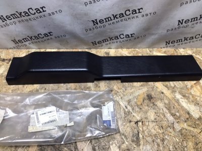 Обшивка двери багажника Mercedes G-CLASS W463
